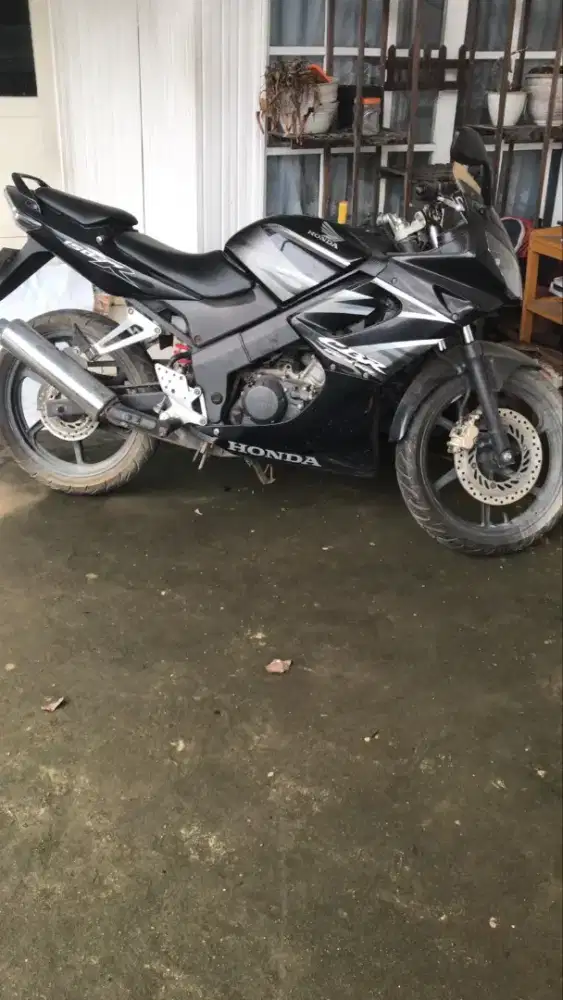 Honda CBR 150R CBU Thailand 2010