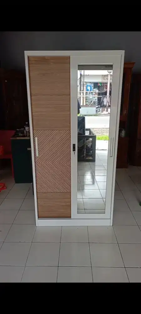 Lemari Besi ukuran 90