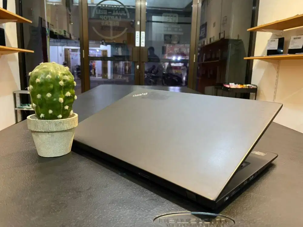 LAPTOP LENOVO THINKPAD T495S // RAM16 // RADEON GRAPHIC(2GB)
