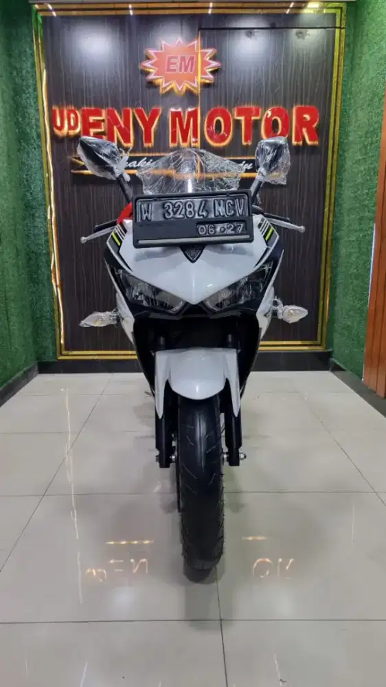 ENY MOTOR - READY UNIT YAMAHA R25 TH 2017 - KM RENDAH 25RB