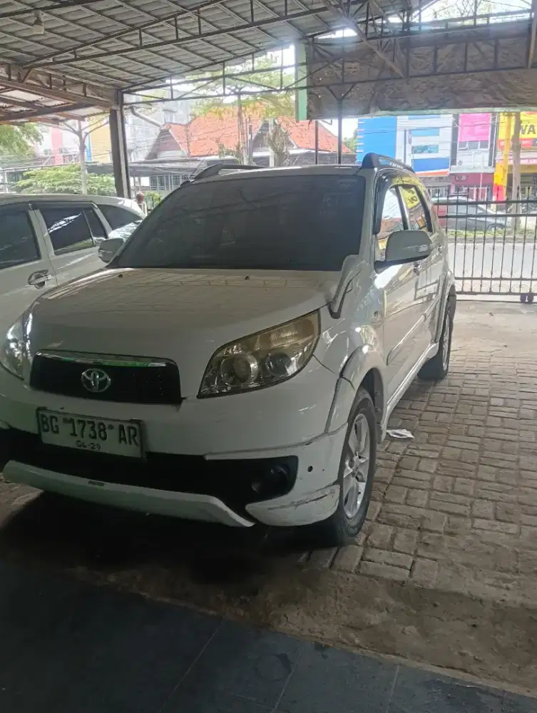 Dijual Toyota rush S bensin MT th 2014