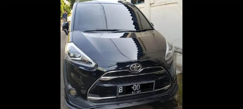 Sienta Q At 2017/2016 Hitam