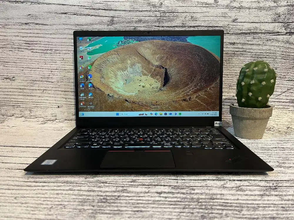LENOVO THINKPAD X1 CARBON 6TH// CORE i5 GEN8// RAM 8GB