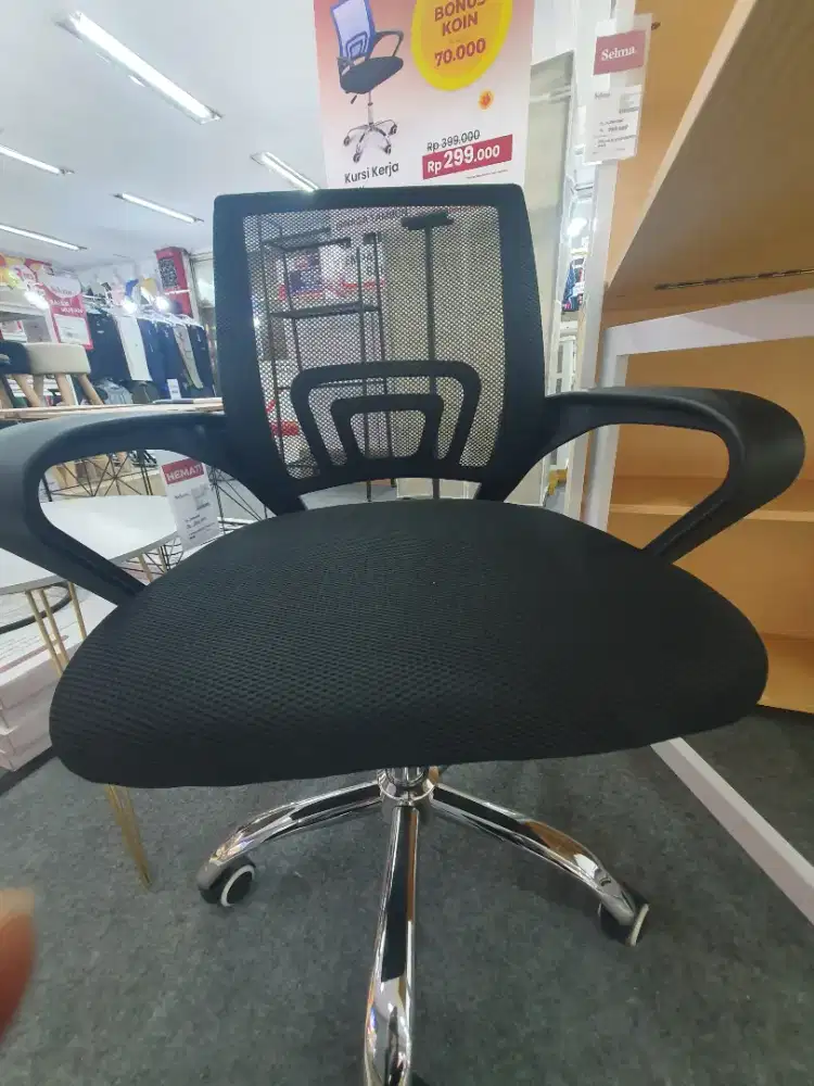 SELMA KURSI KANTOR LYON