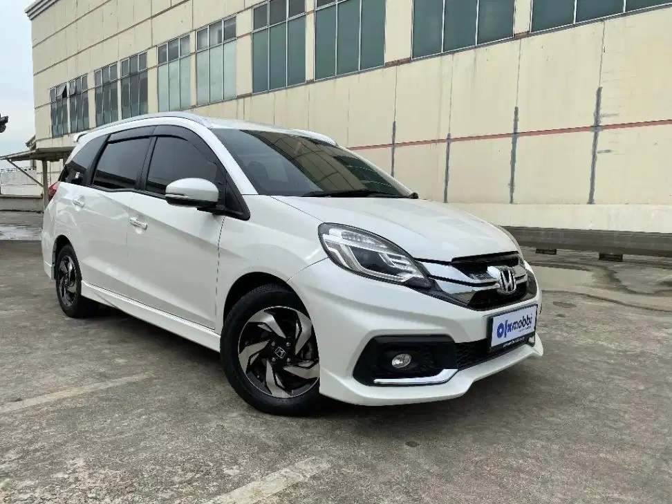 TERMURAH Honda Mobilio 1.5 RS Bensin-MT 2016 2NX B