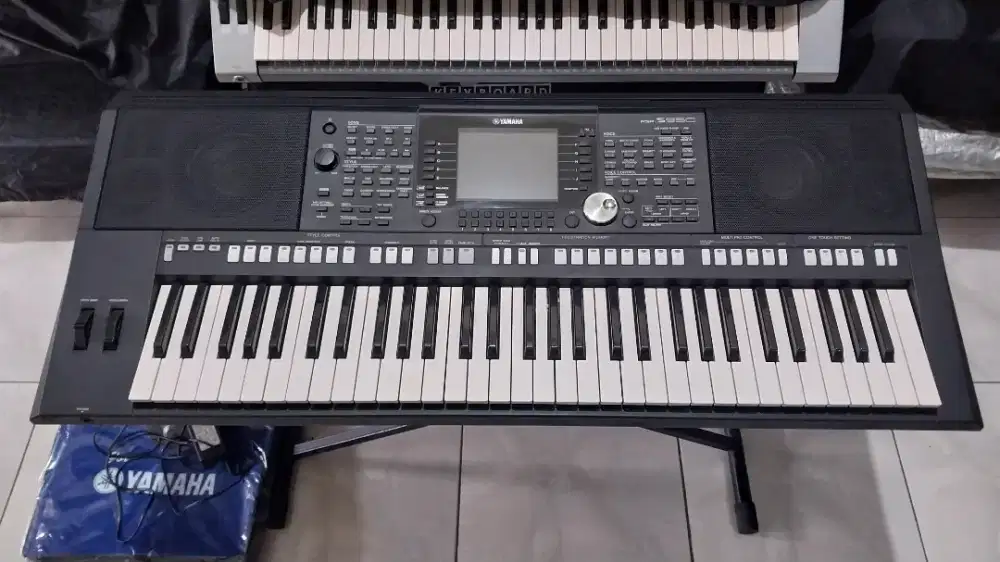 Keyboard yamaha psr s 950