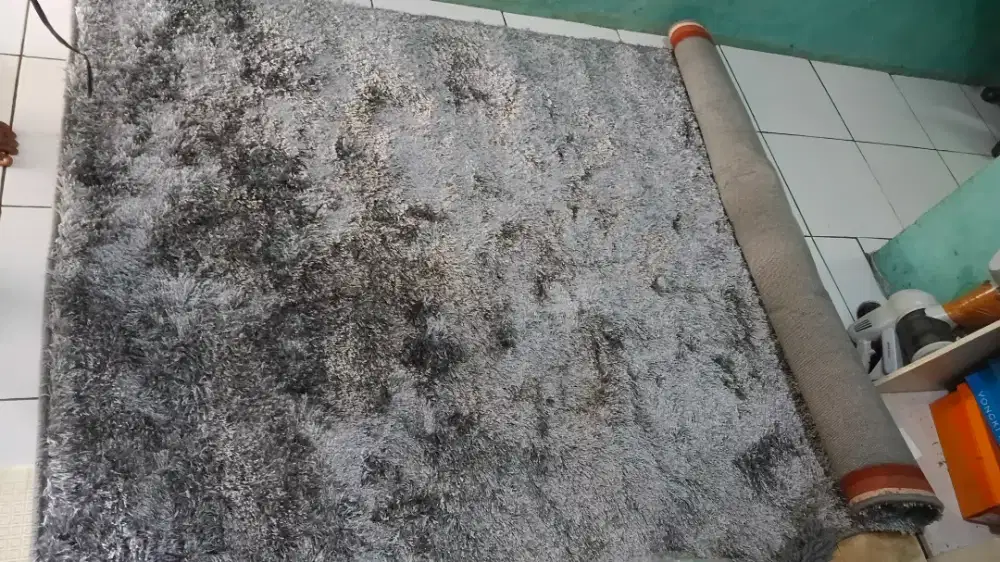 Karpet madani bulu halus