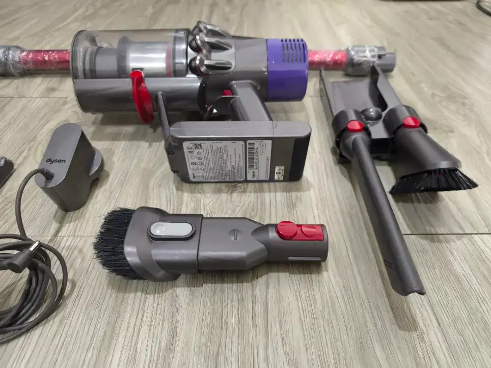 DYSON V10 cordless vacuum cleaner