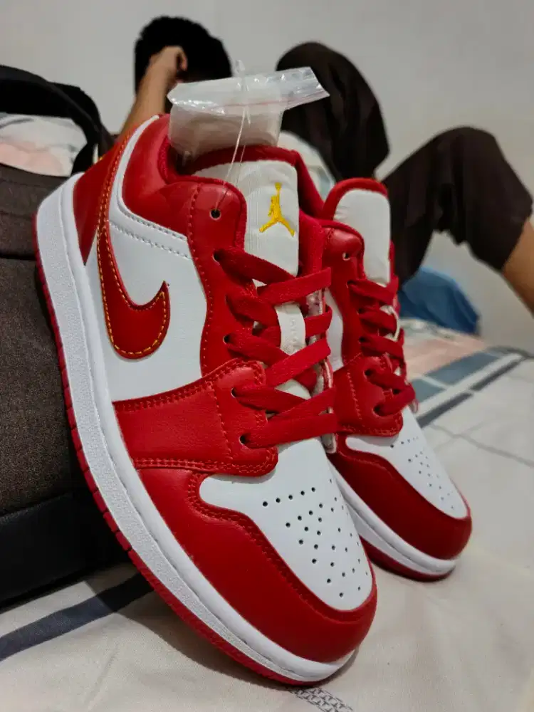 Air Jordan MU Red White
Size 38