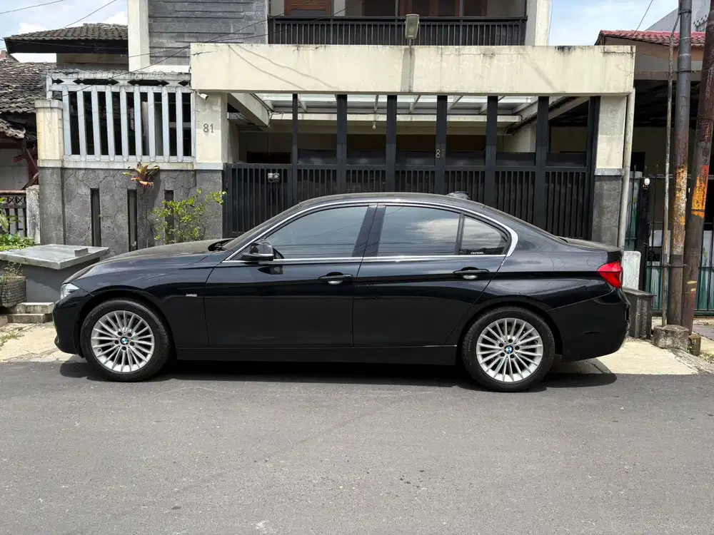 BMW 320i 2018 Bensin