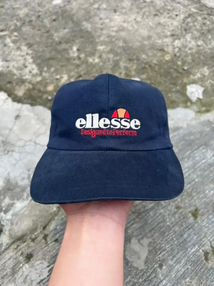 Topi Ellesse Vintage