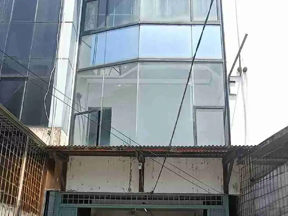 Ruko usaha 3,5 lantai row jalan 3 mobil dijual lokasi strategis Gunung Sahari Jakarta Pusat