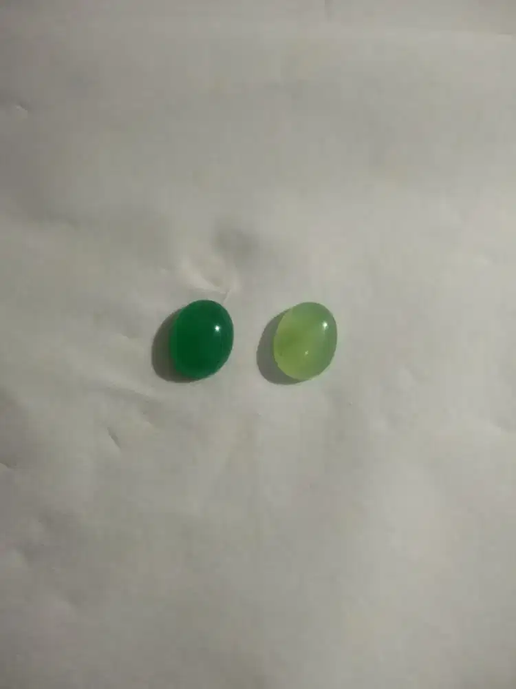 Batu giok ukuran kecil