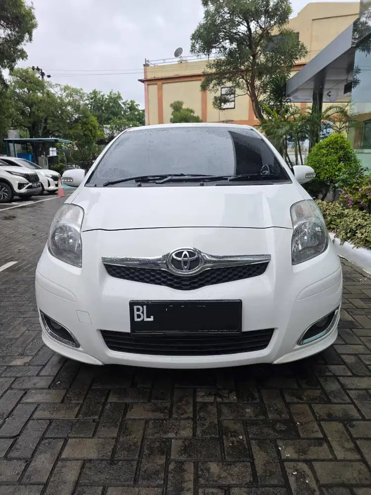 YARIS 1.5 E MANUAL 2012
