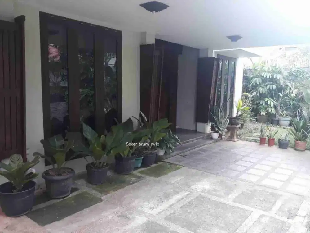 Rumah bagus dan terawat siap huni