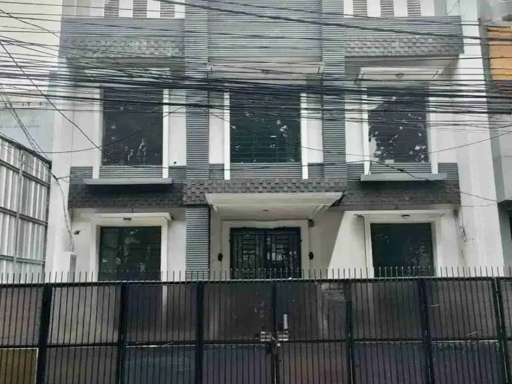 Rumah usaha 3 lantai disewakan lokasi bagus dan strategis  Kelapa Gading Jakarta Utara