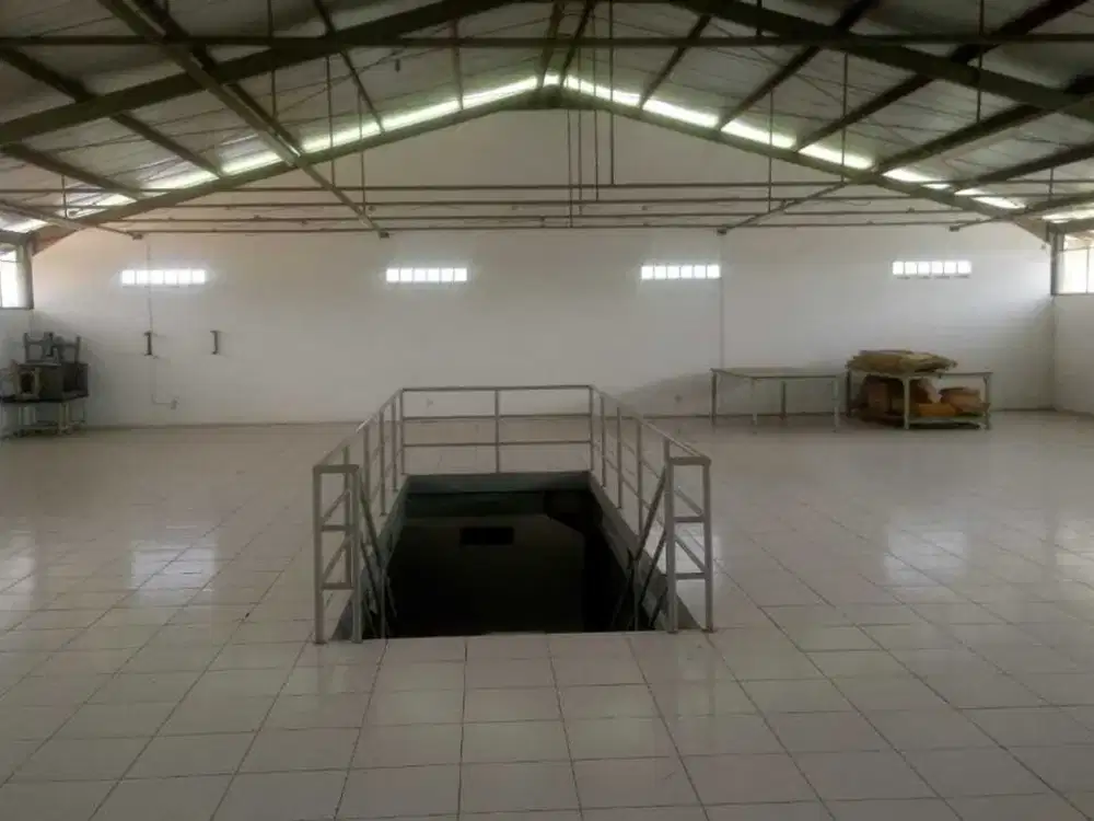 Dijual Gudang Luas 3 Lantai Area Rancamanyar
