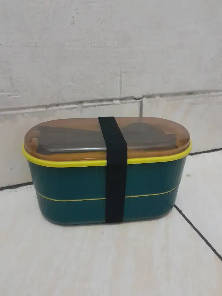LUNCH BOX PRELOVED