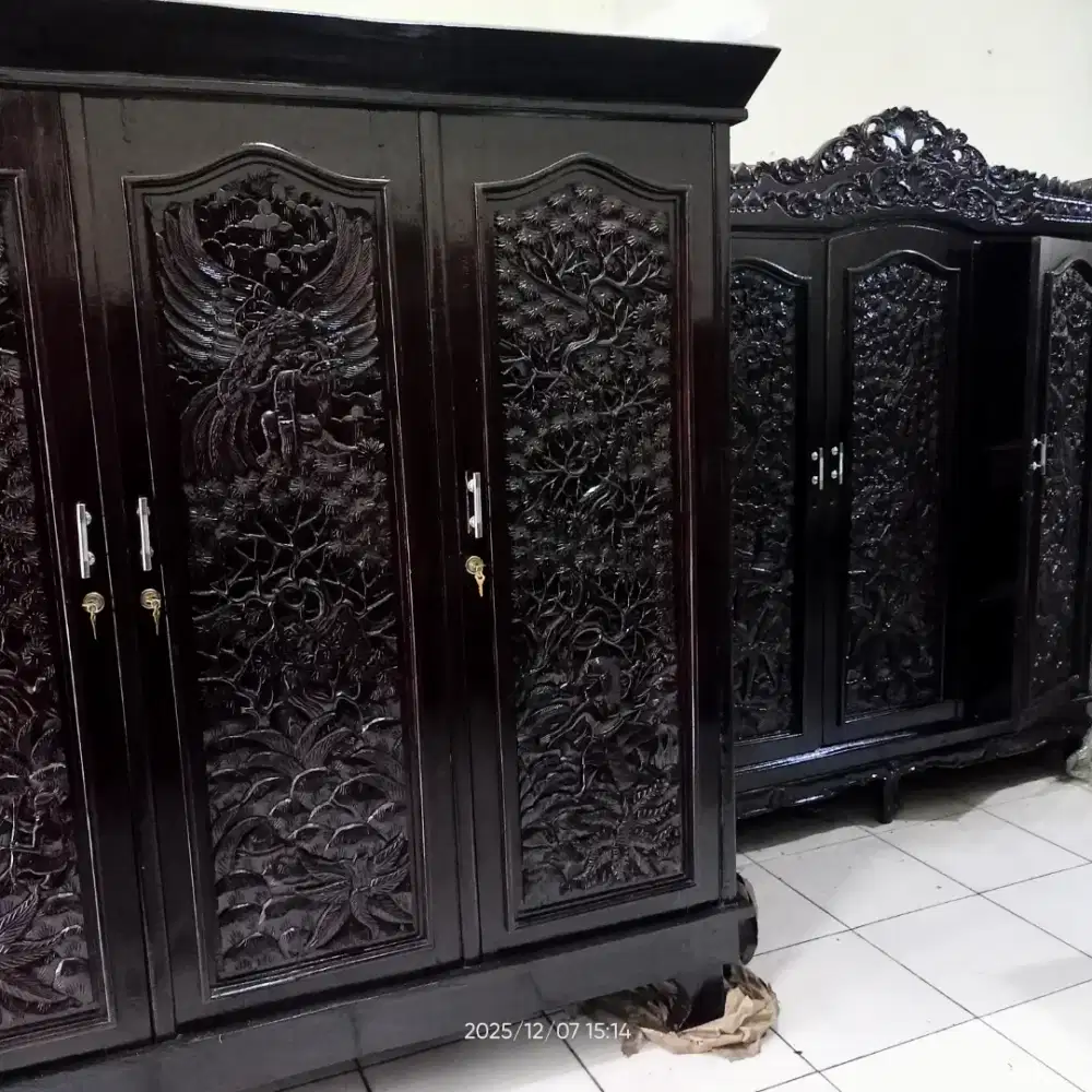 2 lemari ukir jati antik tua pintu 3 bekas mewah bogor