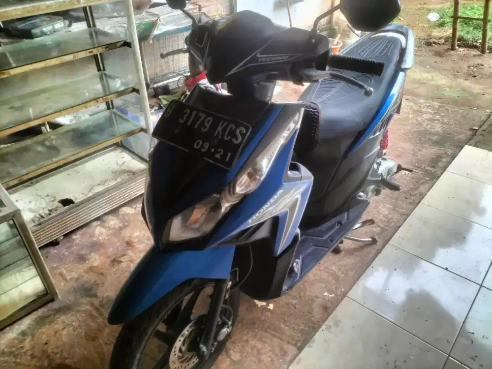 Honda vario cbs tahun 2011 pemakayan sehari hari