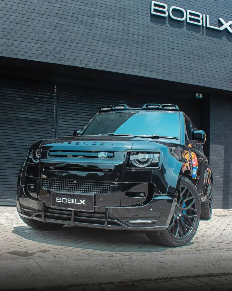 2020 Land Rover Defender 110 P300 Santorini Black Metallic