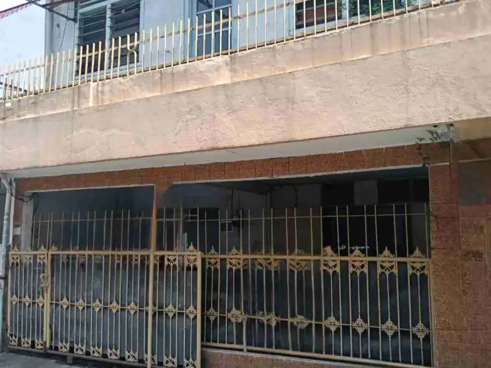 Rumah 2 lantai dijual lingkungan tenang dan nyaman Tomang Grogol Jakarta Barat