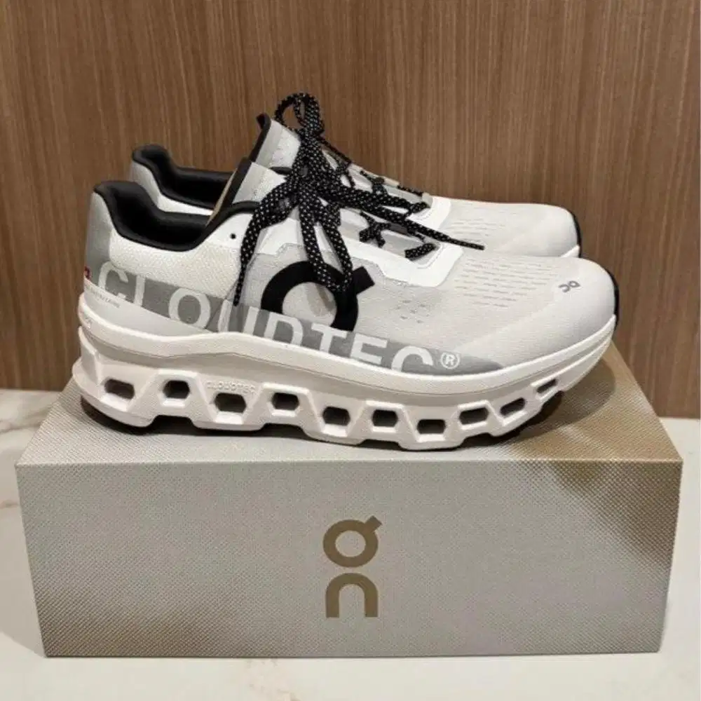 On Cloudmonster 2 authentic 100%