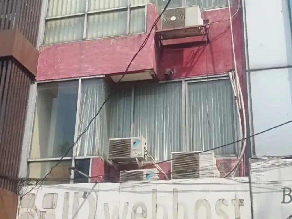 Ruko di Jl. Mampang Prapatan III - Jakarta Selatan