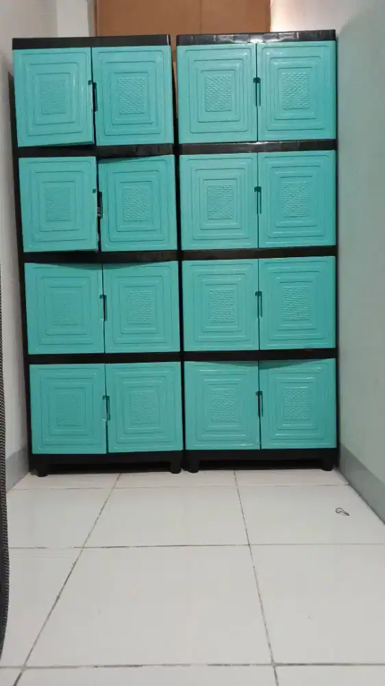 Lemari plastik susun