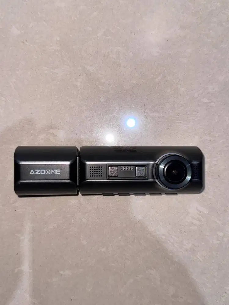 Dashcam AZDOME M550 (Camera depan dan kabin saja)