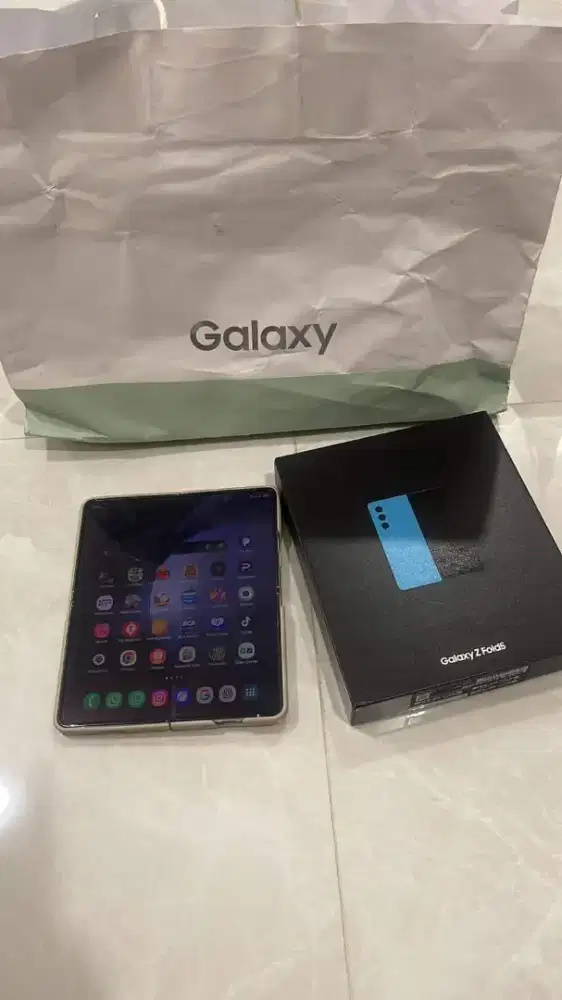 Mohon ijin saya ingin menjual samsung Z fold 5 ram 512gb