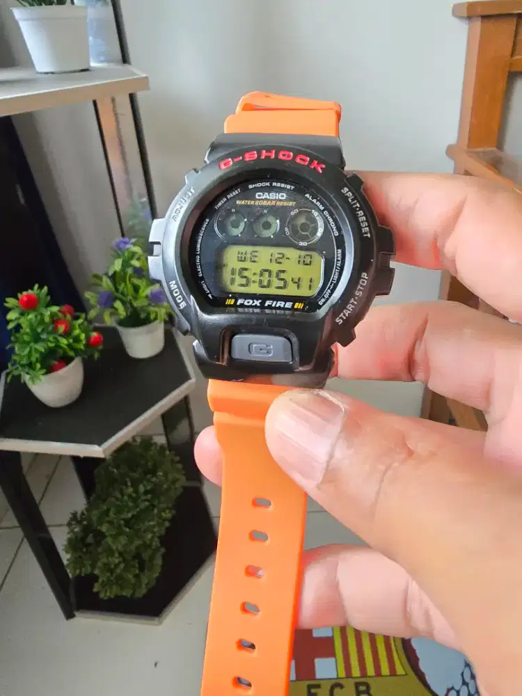 Casio G-Shock DW 6900 FOXFIRE