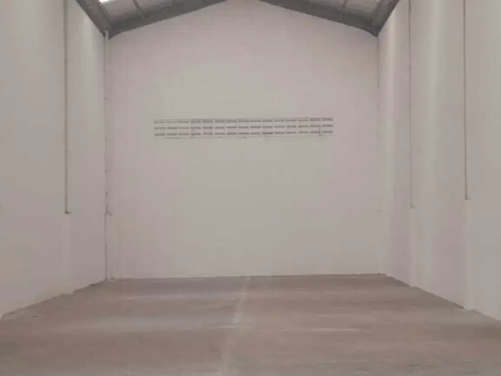 Dijual gudang 4 lantai siap pakai  Di kaliabang tengah