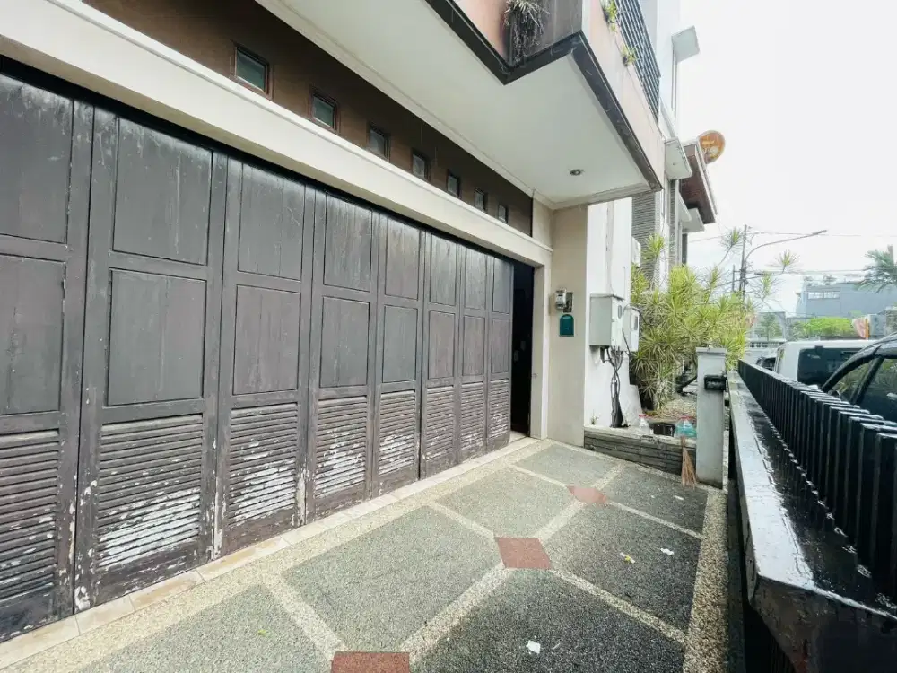 RUMAH SIAP HUNI SITUSARI-BUAHBATU! 2.5 Lt Dekat RS Mayapada/SMA 8 SHM