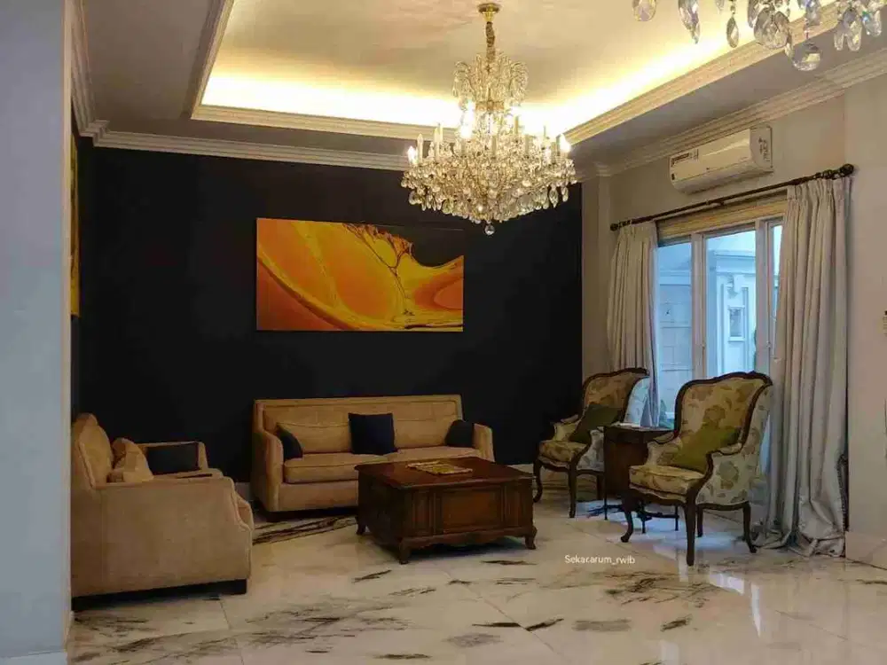 Disewakan Rumah Mewah Lokasi Nyaman dan Strategies di Mega Kuningan