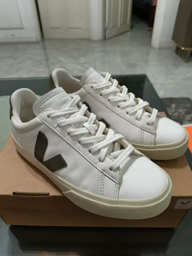 Veja Campo Chromefree Leather Original