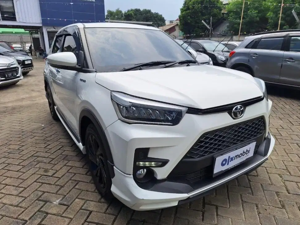 DP RENDAH Toyota Raize 1.0 GR Sport One Tone Bensin-AT 2021 WYM