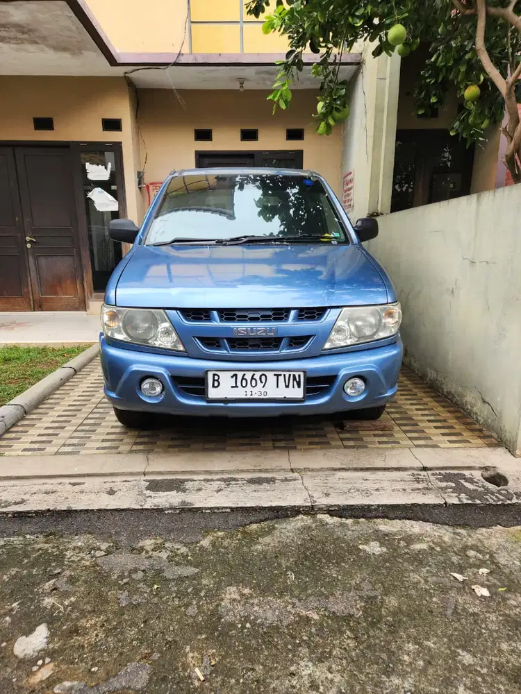 Isuzu new Panther LV 2004 Diesel