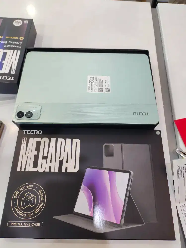 MEGAPAD 11 , TABLET YANG BISA PAKE KARTU