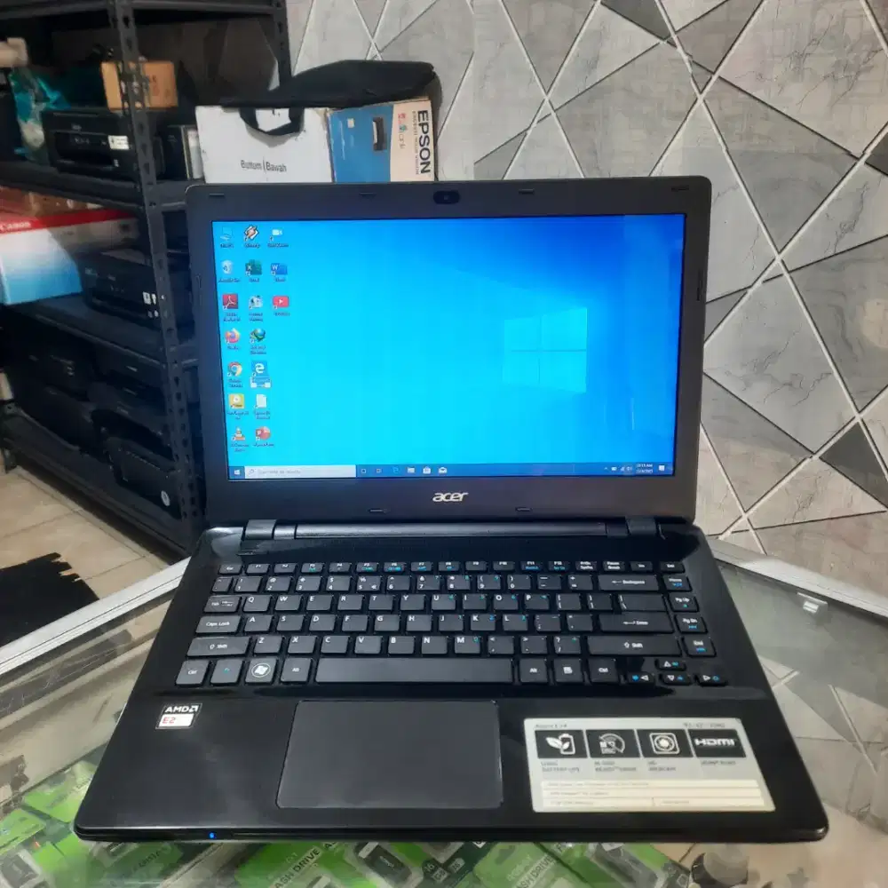 Acer E5-421, AMD E2-6110, RAM 4GB, SSD 128GB, Layar 14 inch