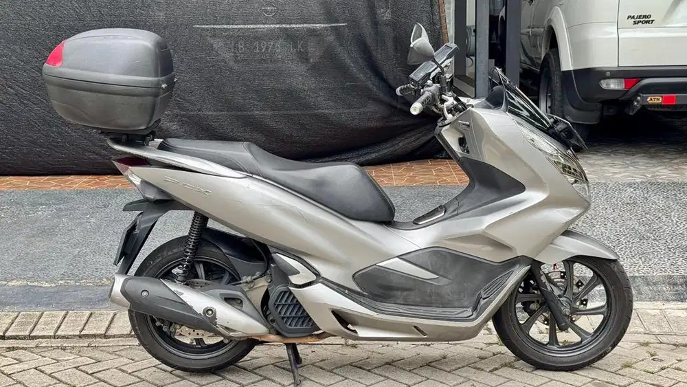 Honda PCX 2019 ABS Silver Pajak ON + Box GIVI