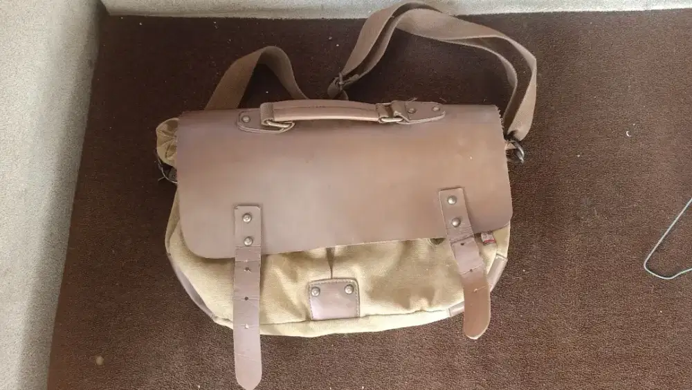 Tas selempang feidean original