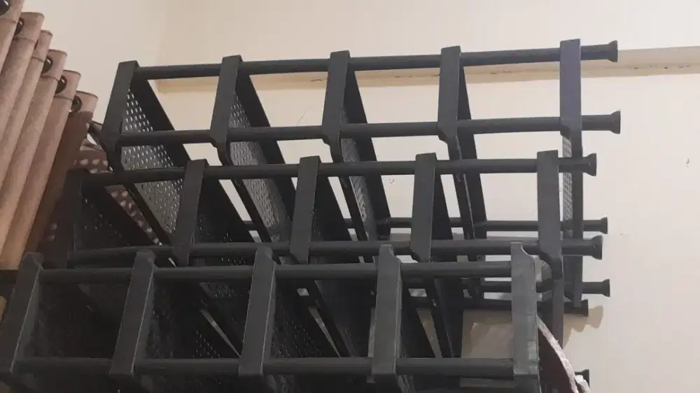 Rak Sepatu 4 Tingkat Susun