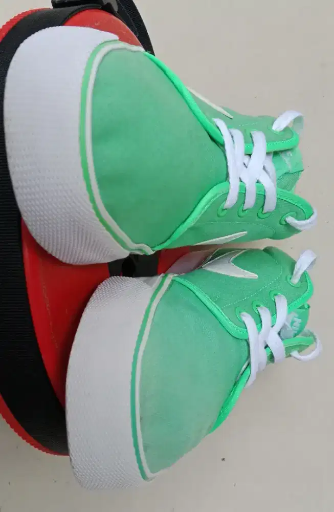 Nike Toki Low Green 43