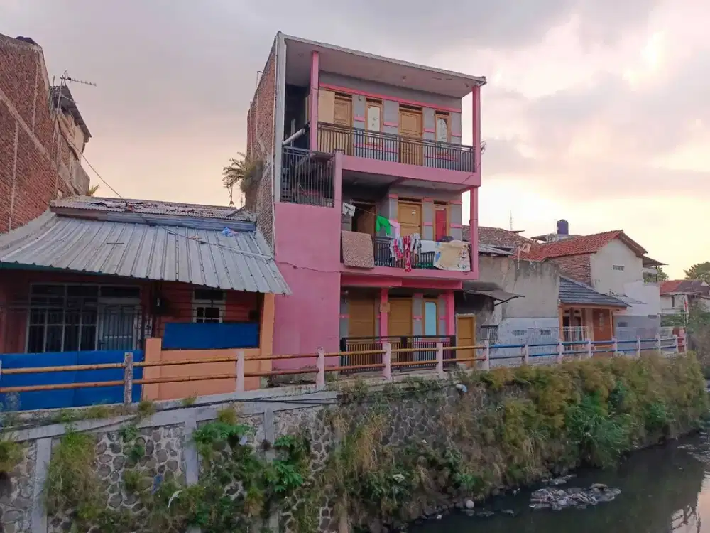 Dijual Rumah Kost 3 lantai di dekat Gg kurdi Moch Toha 220 juta