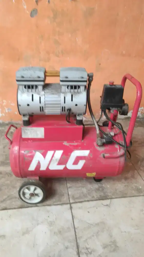 Kompresor angin oil less merk LNG 1HP kapasitas tangki 24 Liter
