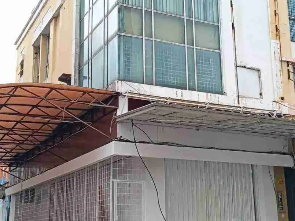 Ruko usaha hoek udah renov siap pakai 5 lantai disewakan Cempaka Mas Jakarta Pusat