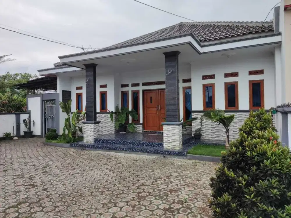 Dijual rumah pinggir jalan Pangauban cisurupan kab garut 875 juta