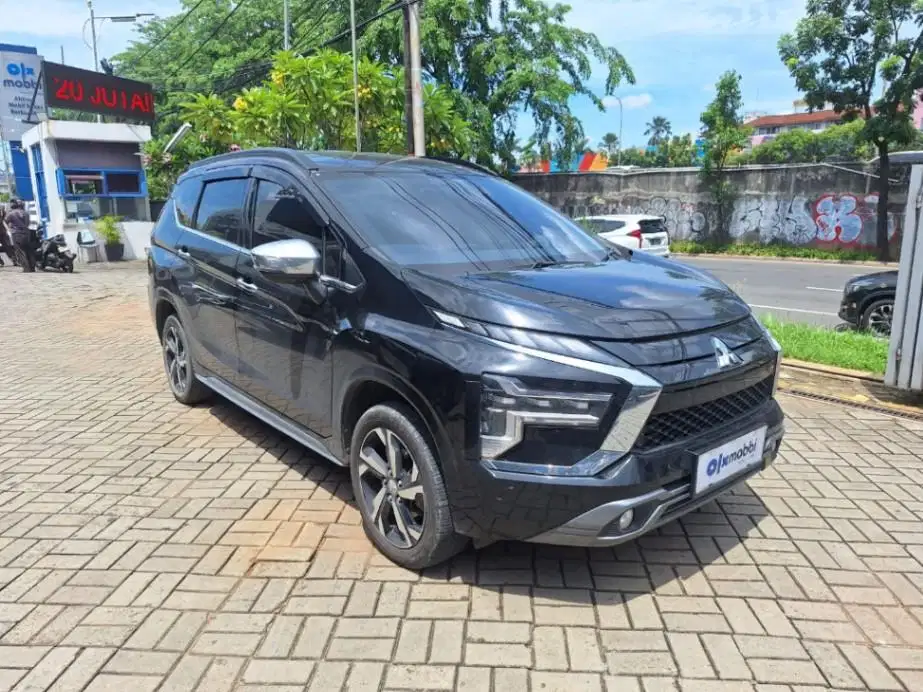 LOW DP Mitsubishi Xpander 1.5 Ultimate Bensin-AT 2022 KZX