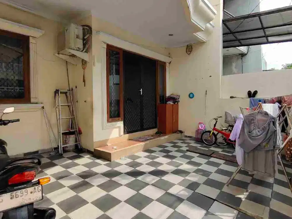 disewakan danau Sunter 2⅓ lantai rapi siap huni hanya 90juta/th